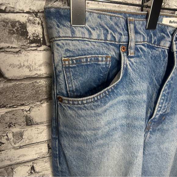 EUC Reformation Cary High Rise Slouchy Wide Leg Light Wash Blue Jeans Sz 31 - Picture 4 of 16